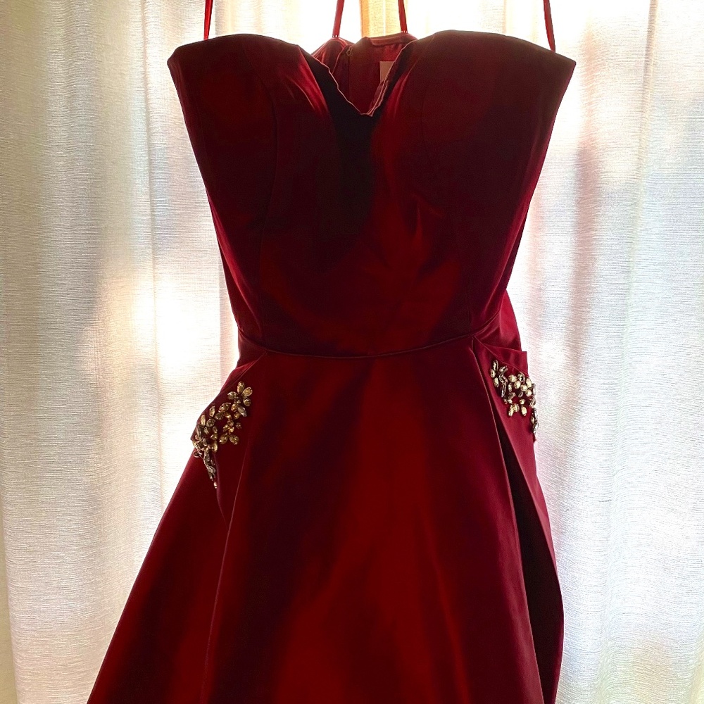 Anny Lee short party dress with crystal detail on pockets